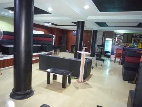 Amanda Lounge and Bar with leather seating and bar counter